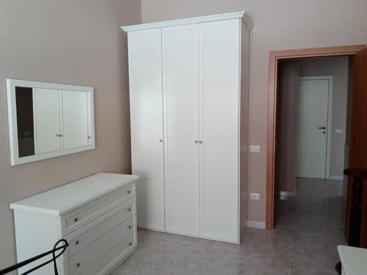 Holidays House Elizabeth Avola 0*,  Italia